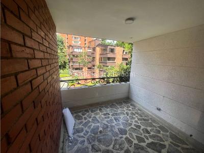 Apartamento de 3 alcobas en arriendo en Los Balsos, Medellín, 142 m² · foto 8 de 19