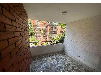 Apartamento de 3 alcobas en arriendo en Los Balsos, Medellín, 142 m² · foto 18 de 19