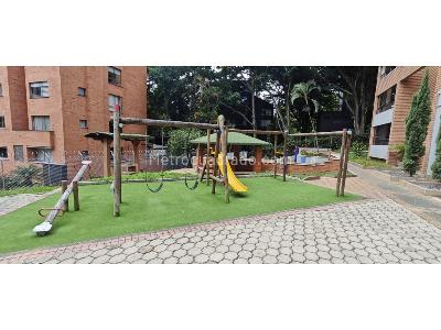 Apartamento de 3 alcobas en arriendo en Los Parra, Medellín, 155 m² · foto 15 de 16