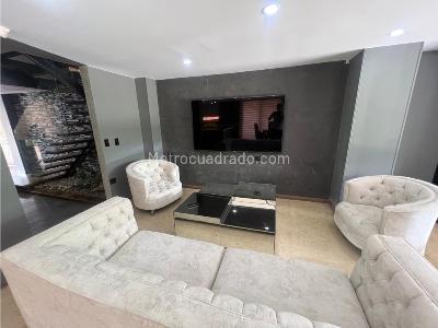 Casa de 4 alcobas en arriendo en Loma Benedictinos, Medellín, 350 m² · foto 6 de 18