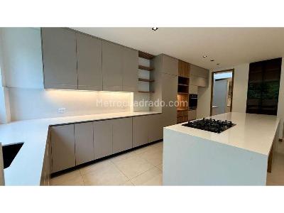 Casa de 5 alcobas en venta en Loma Del Esmeraldal, Medellín, 600 m² · foto 3 de 18