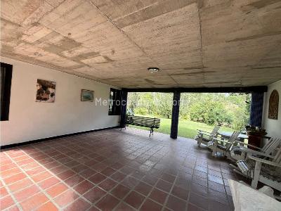 Casa de 5 alcobas en venta en La Ceja, Medellín · foto 16 de 19