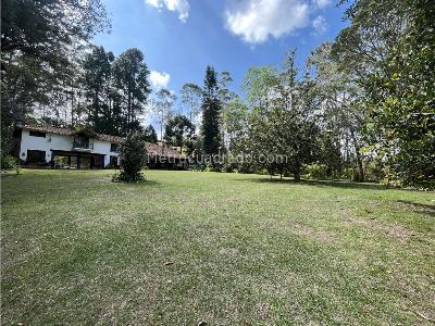 Casa de 5 alcobas en venta en La Ceja, Medellín · foto 18 de 19
