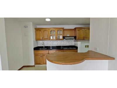Apartamento de 3 alcobas en arriendo en Altos Del Poblado, Medellín, 100 m² · foto 3 de 15