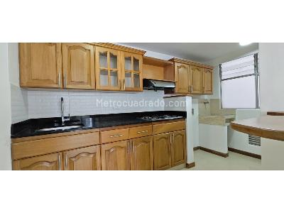 Apartamento de 3 alcobas en arriendo en Altos Del Poblado, Medellín, 100 m² · foto 4 de 15