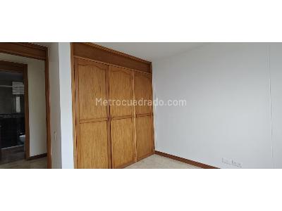 Apartamento de 3 alcobas en arriendo en Altos Del Poblado, Medellín, 100 m² · foto 6 de 15