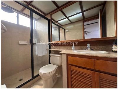 Apartamento de 5 alcobas en venta en Oviedo, Medellín, 228 m² · foto 19 de 20
