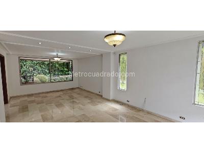 Casa de 4 alcobas en venta en El Tesoro, Medellín, 630 m² · foto 8 de 20
