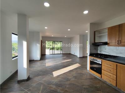 Casa de 5 alcobas en venta en Loma Del Escobero, Medellín, 698 m² · foto 6 de 19