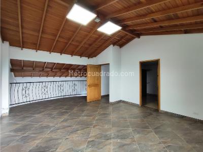 Casa de 5 alcobas en venta en Loma Del Escobero, Medellín, 698 m² · foto 7 de 19