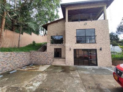 Casa de 5 alcobas en venta en Loma Del Escobero, Medellín, 698 m² · foto 19 de 19