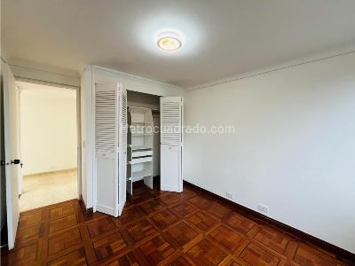 Apartamento de 3 alcobas en arriendo en Los Parra, Medellín, 150 m² · foto 4 de 12