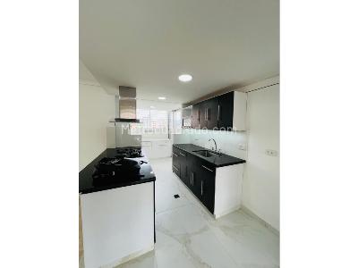 Apartamento de 3 alcobas en arriendo en Los Parra, Medellín, 150 m² · foto 8 de 12