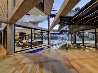 Casa de 5 alcobas en venta en Santa Fe De Antioquia, Medellín · foto 4 de 10