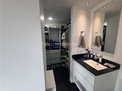 Apartamento en venta en San Julian, Medellín · foto 10 de 15