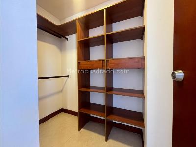 Apartamento de 3 alcobas en venta en Los Parra, Medellín, 130 m² · foto 9 de 14