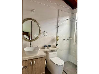 Casa de 3 alcobas en venta en Loma Del Chocho, Medellín, 190 m² · foto 9 de 15