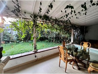 Casa de 3 alcobas en venta en La Aguacatala, Medellín, 495 m² · foto 3 de 8