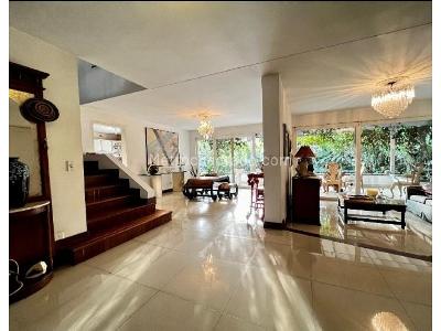 Casa de 3 alcobas en venta en La Aguacatala, Medellín, 495 m² · foto 4 de 8