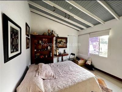 Casa de 3 alcobas en venta en La Aguacatala, Medellín, 495 m² · foto 5 de 8