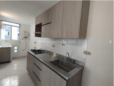 Apartamento de 3 alcobas en arriendo en San Julian, Medellín, 70 m² · foto 4 de 16