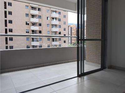 Apartamento de 3 alcobas en arriendo en Las Vegas, Medellín, 84 m² · foto 3 de 20