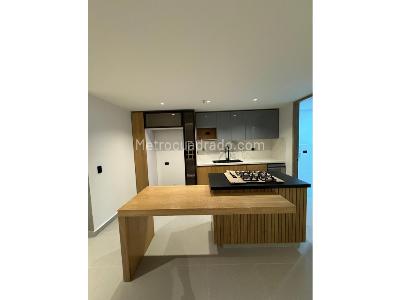 Apartamento de 2 alcobas en arriendo en Zuñiga, Medellín, 106 m² · foto 2 de 8