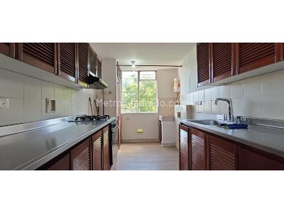 Apartamento de 3 alcobas en arriendo en San Julian, Medellín, 75 m² · foto 3 de 15