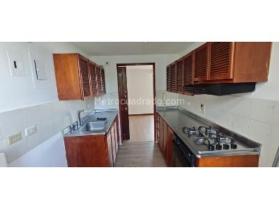 Apartamento de 3 alcobas en arriendo en San Julian, Medellín, 75 m² · foto 4 de 15