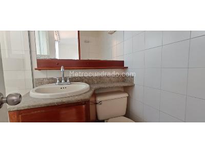 Apartamento de 3 alcobas en arriendo en San Julian, Medellín, 75 m² · foto 10 de 15