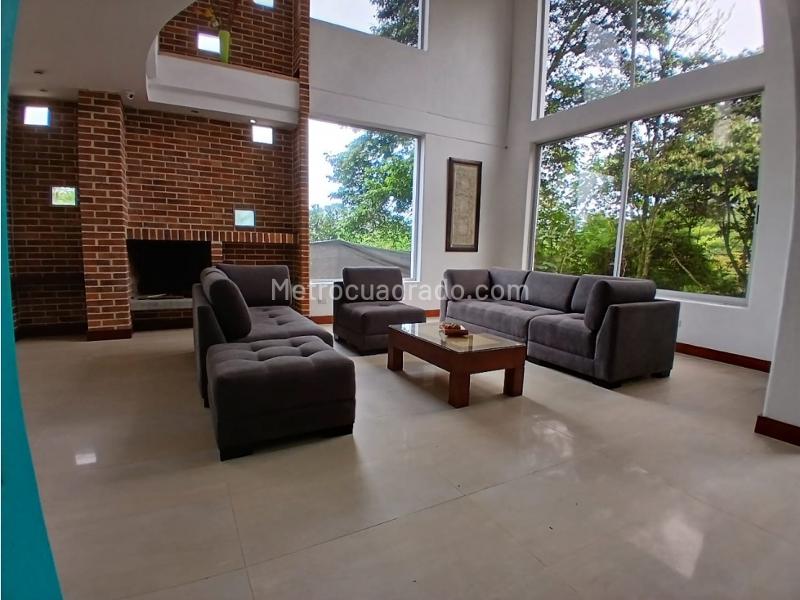 Casa en Arriendo, Loma Del Escobero, Medellín