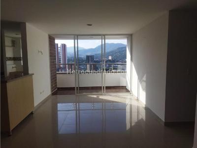 Apartamento en venta en El Carmelo, Medellín · foto 2 de 15