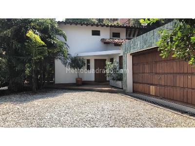 Casa de 3 alcobas en venta en Loma De Las Brujas, Medellín, 1600 m² · foto 5 de 11
