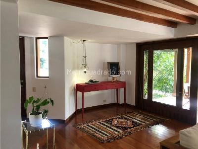Casa de 3 alcobas en venta en Loma De Las Brujas, Medellín, 1600 m² · foto 7 de 11
