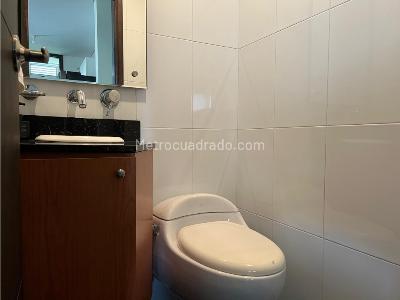 Apartaestudio en venta en El Tesoro, Medellín, 66 m² · foto 8 de 9