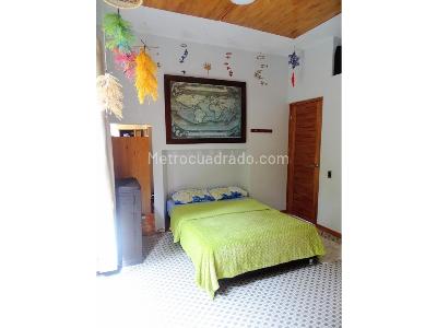 Casa de 5 alcobas en venta en Loma Del Escobero, Medellín, 1000 m² · foto 11 de 20
