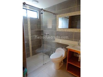 Casa de 5 alcobas en venta en Loma Del Escobero, Medellín, 1000 m² · foto 20 de 20