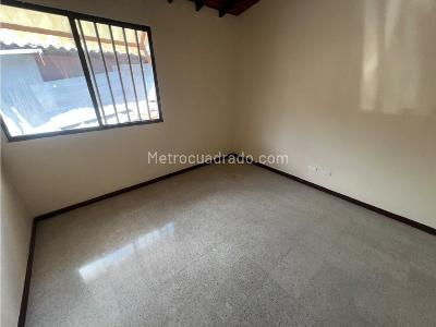 Casa de 4 alcobas en arriendo en Avenida Colombia, Medellín, 160 m² · foto 3 de 18