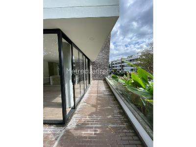Apartamento de 3 alcobas en venta en Loma Del Escobero, Medellín, 165 m² · foto 2 de 9