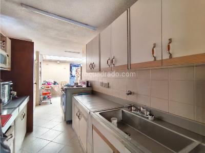Casa de 5 alcobas en venta en Suramerica, Medellín, 252 m² · foto 2 de 18