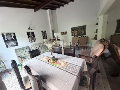 Apartamento de 3 alcobas en venta en Conquistadores, Medellín, 153 m² · foto 2 de 18