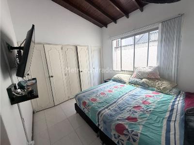 Apartamento de 3 alcobas en venta en Conquistadores, Medellín, 153 m² · foto 7 de 18