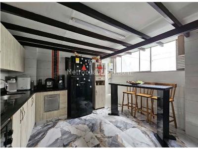 Apartamento de 3 alcobas en venta en Conquistadores, Medellín, 153 m² · foto 9 de 18