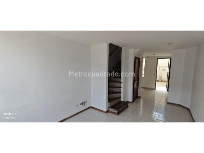 Casa de 3 alcobas en venta en Loma Del Indio, Medellín, 103 m² · foto 3 de 19
