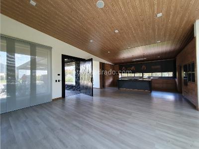 Casa de 3 alcobas en venta en Llanogrande, Medellín, 1876 m² · foto 8 de 20