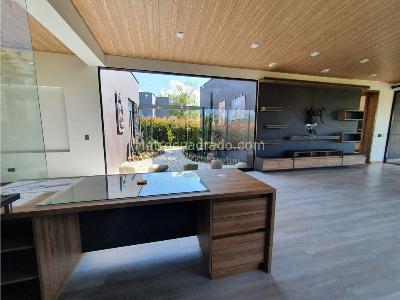 Casa de 3 alcobas en venta en Llanogrande, Medellín, 1876 m² · foto 12 de 20