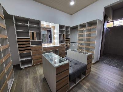 Casa de 3 alcobas en venta en Llanogrande, Medellín, 1876 m² · foto 18 de 20