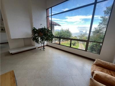 Casa de 3 alcobas en venta en Loma De Las Brujas, Medellín · foto 2 de 20