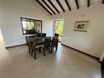 Casa de 3 alcobas en venta en Loma De Las Brujas, Medellín · foto 5 de 20