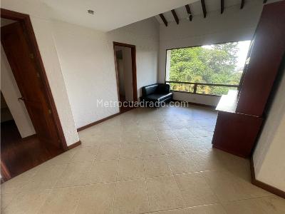 Casa de 3 alcobas en venta en Loma De Las Brujas, Medellín · foto 14 de 20